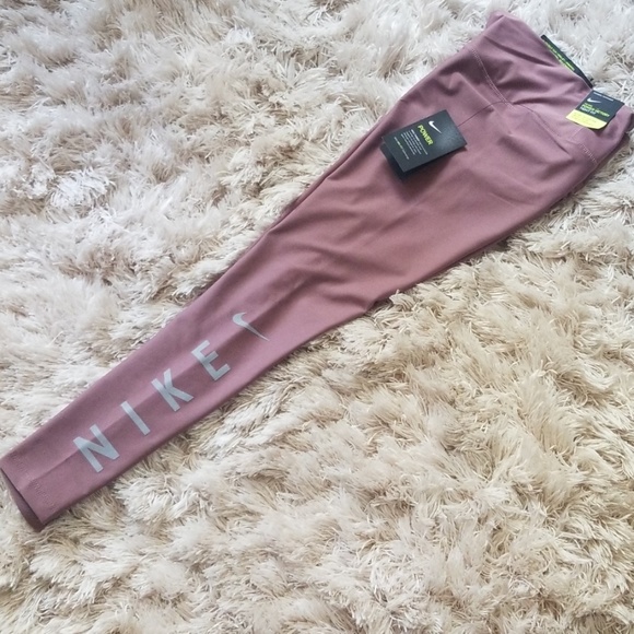Nike Pants - NWT NIKE 7/8 leggings sz XS